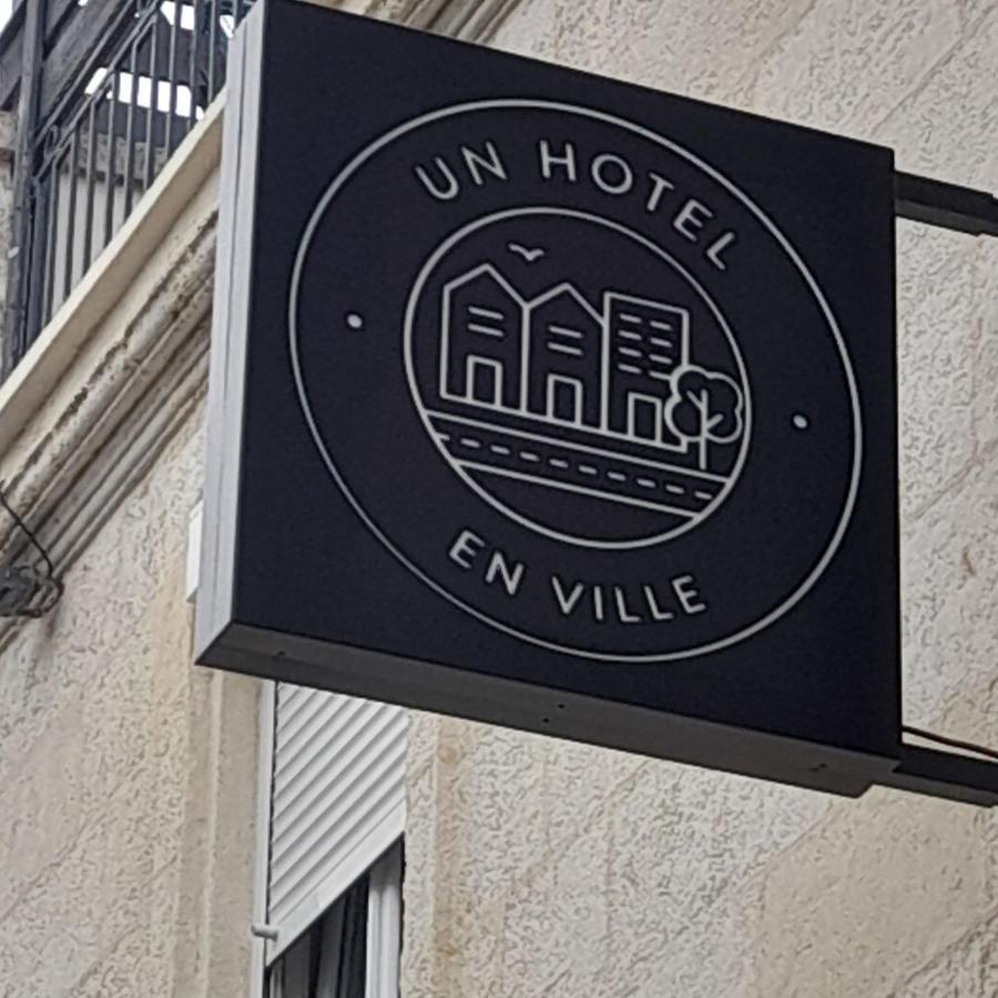 Un Hotel En Ville 라로셸 외부 사진